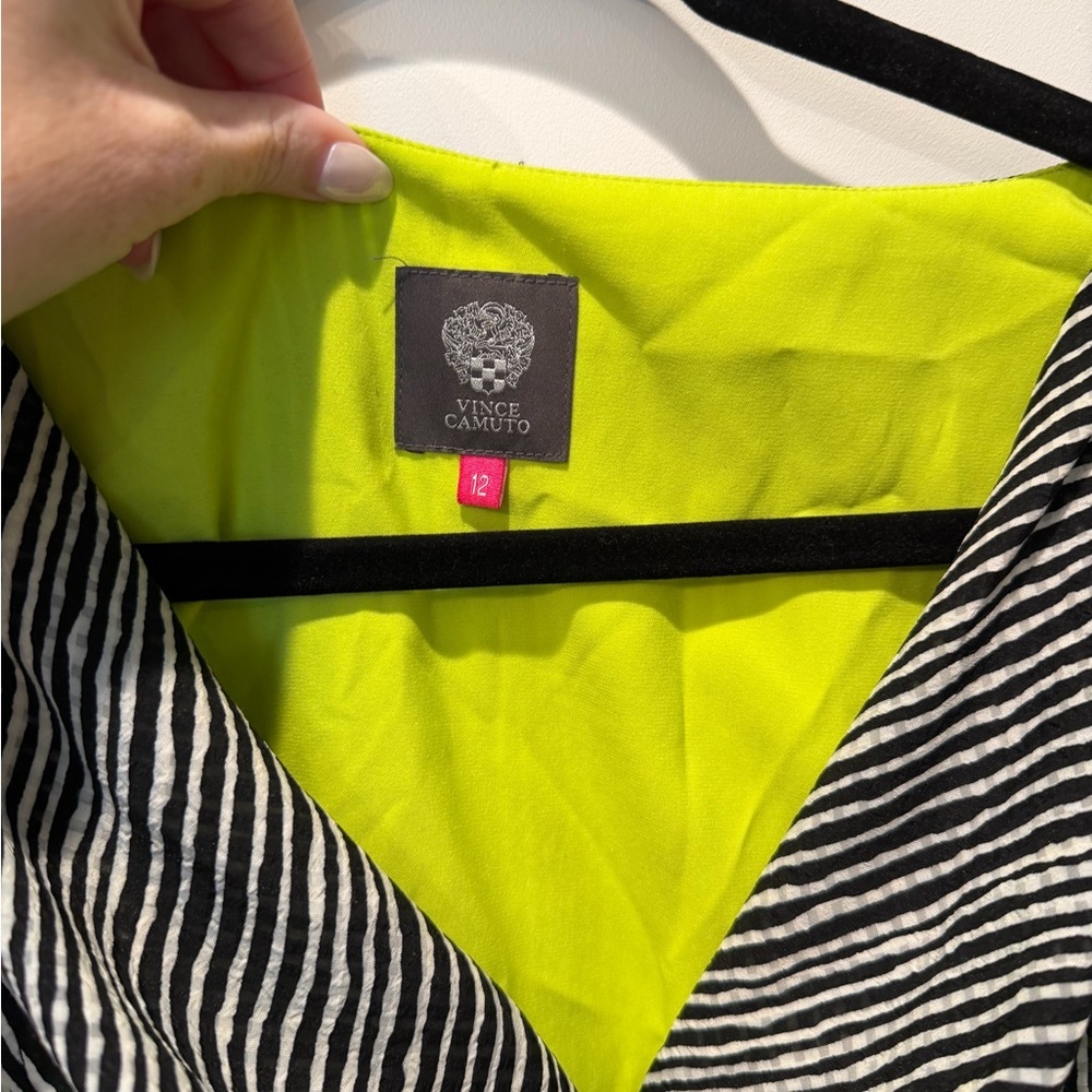 Vince Camuto Black & White Striped Midi Dress with Neon Yellow Lining Size 12 - Picture 5 of 5